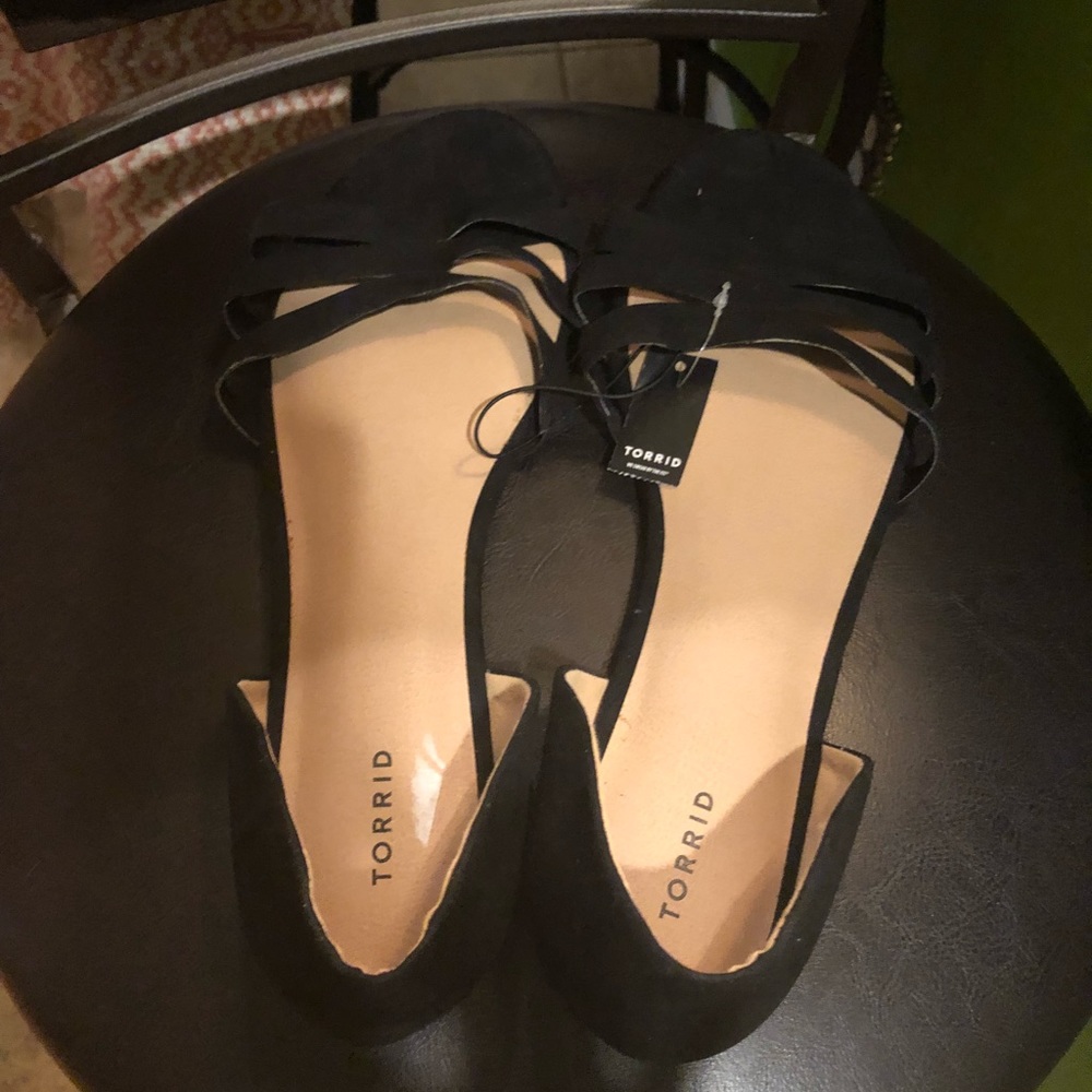 Shoes - Picture 3 of 4